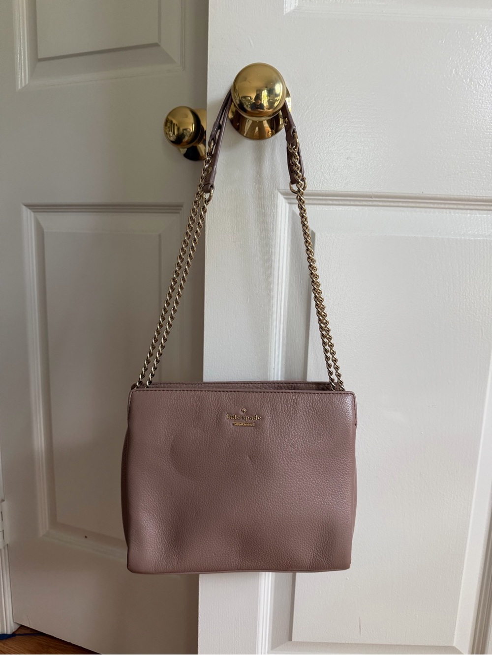 Kate Spade New York Taupe Mauve Pebbled Cow Leather Gold Chain Shoulder Bag